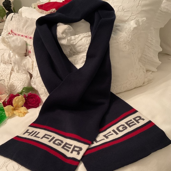 NEW WITHOUT TAGS TOMMY HILFIGER WINTER WOOL/ACRYLIC SCARF 9x62” - Picture 16 of 16
